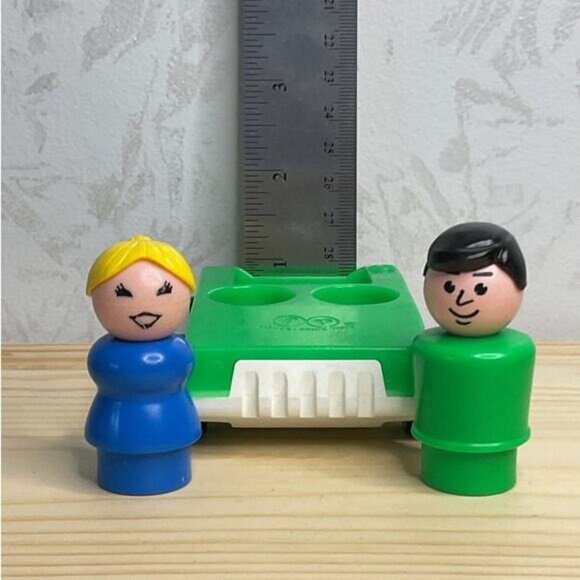 Vintage Fisher Price Green Car With Man & Woman Two Seat FP - Picture 6 of 7